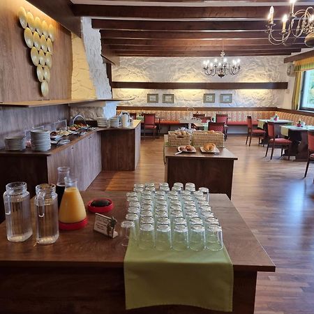 Landgasthof Zur Goldenen Traube Podersdorf am See Exterior foto